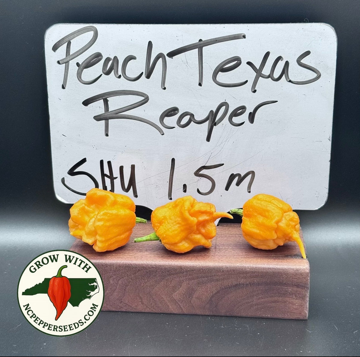 Peach Texas Reaper #004 peppers